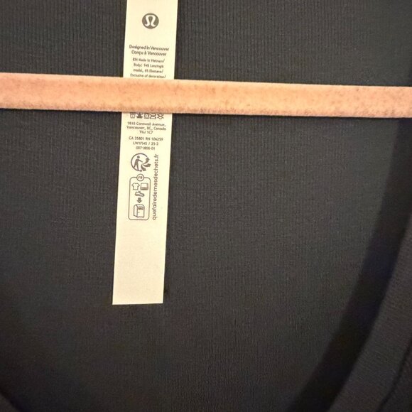 NEW WITH TAGS LULULEMON BLACK HOLD TIGHT HENLEY TANK SZ 12 SOFT - Picture 3 of 5
